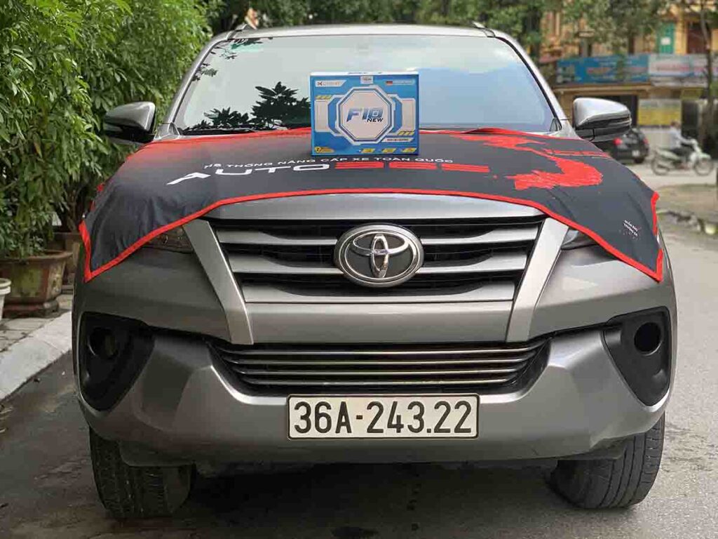 Nâng Cấp Ánh Sáng Cho Toyota Fortuner Với Bi Gầm X-Light F10 New 2025