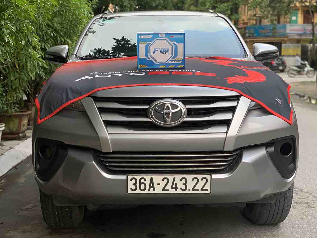 Nâng Cấp Ánh Sáng Cho Toyota Fortuner Với Bi Gầm X-Light F10 New 2025