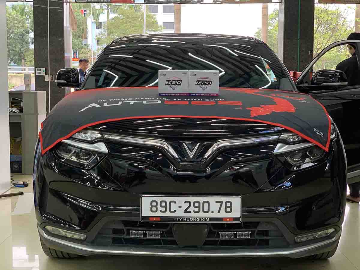 Nâng Cấp Ánh Sáng Cho VinFast VF8 Với Trợ Sáng Titan M20 Ultra
