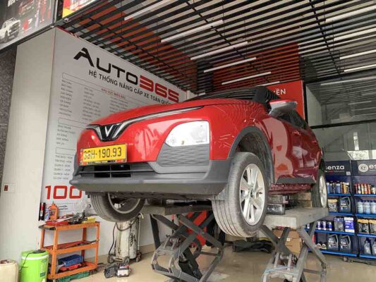 Lắp Ốp Bảo Vệ Pin Cho VinFast VF5