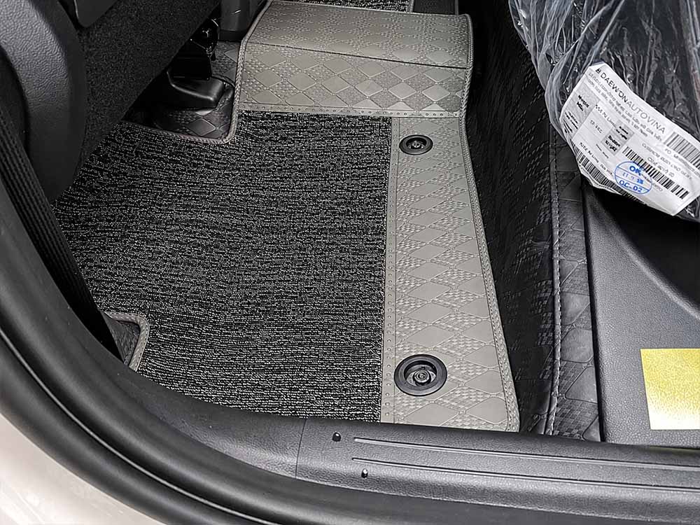 Giúp vệ sinh nội thất Hyundai Tucson dễ dàng hơn