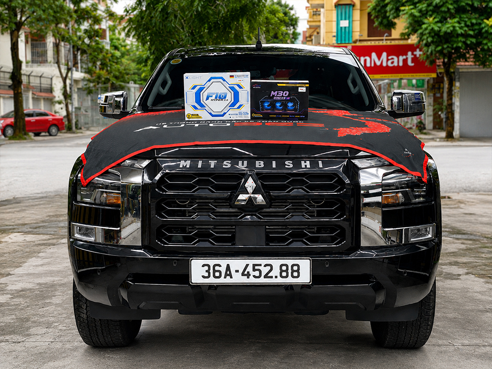 combo Titan M30 Ultra V2 và X-Light F10 Hyper để Nâng Cấp Ánh Sáng Mitsubishi Triton 2026